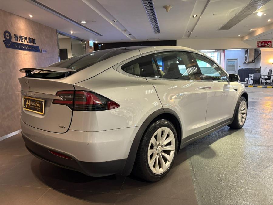 Model X 75D - Image 2